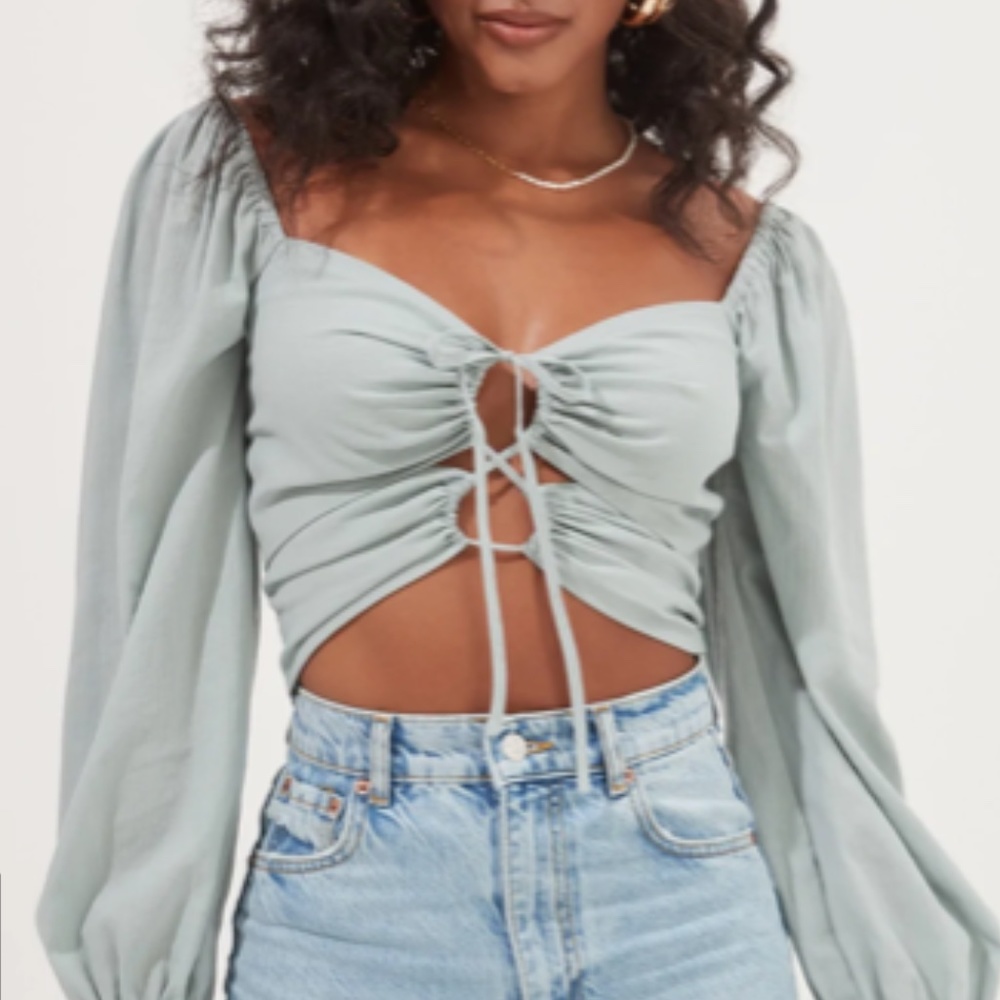 ASTR THE LABEL FREMONT CINCHED PUFF SLEEVE CROP TOP (NEW!)
